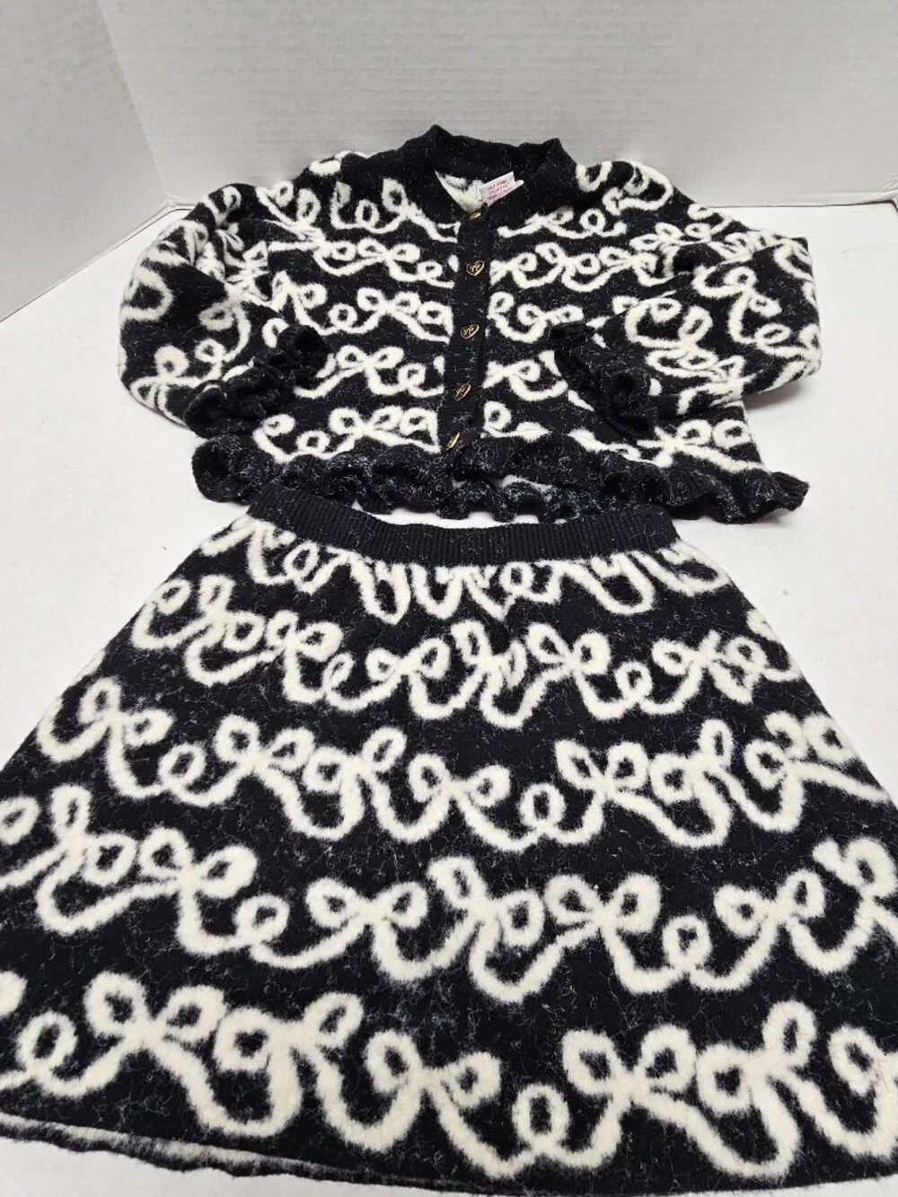 Girls Cupcakes and Cashmere 2 pc Sweater Top Skirt Set Black White Soft Bows 5 6